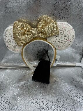 Disney Parks Light Up Minnie Ears Walt Disney
World Gold Bow LED Headband NWT